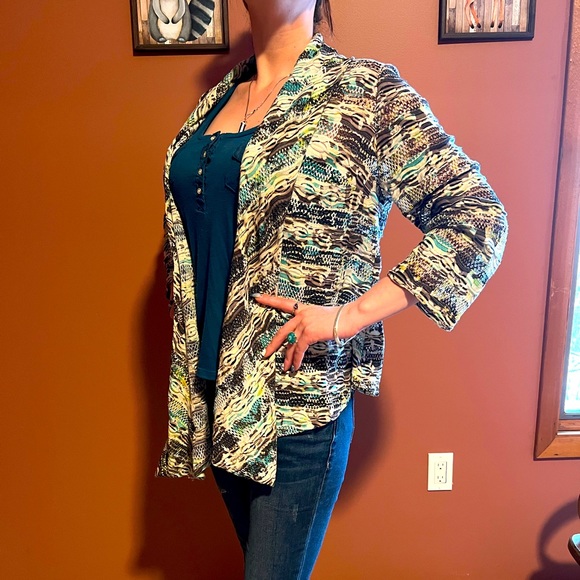 Woman’s Shaw open face, lace backing with gemstone accents, perfect cover up - Picture 1 of 5